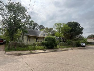 Property at 2727 Morning Ave, Dallas, TX