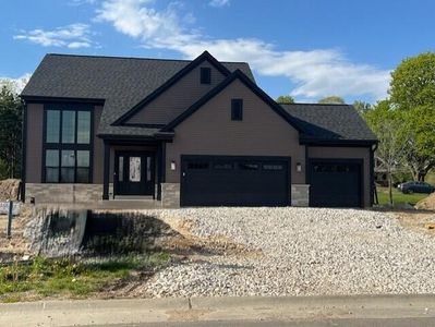 W251N2459 Valleyview CIRCLE
