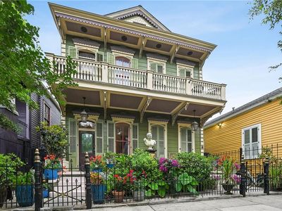 1425 Dauphine St #1425