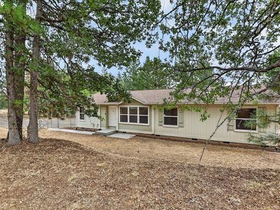 24 Golden Heights Dr