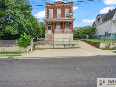 364 Alpine St