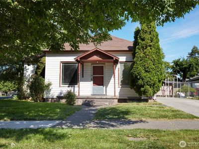 303 E Oak Street
