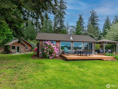 5222 East Harbor Road