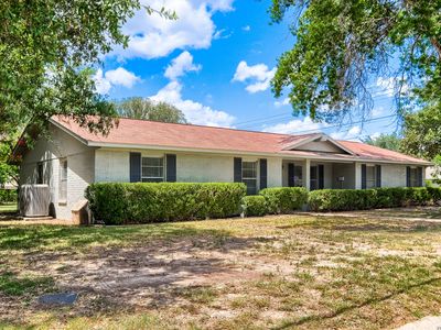 1345 Azalea Ln
