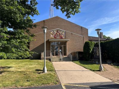 33 Lewin Ln
