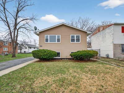 1537 W 165th St