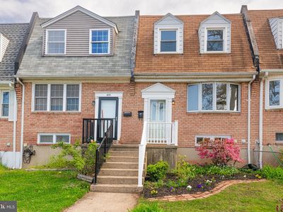 889 Oxford Ave