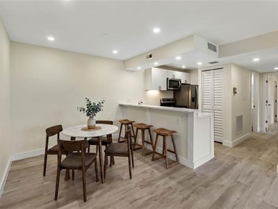 3229 Beneva Rd Unit 203