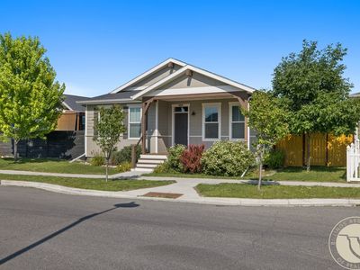 1809 Annas Garden Ln