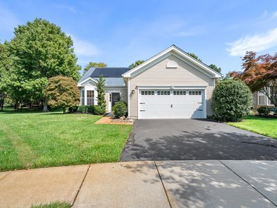 571 Carlisle Ln