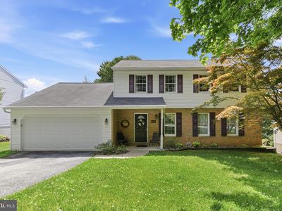 211 W Neversink Rd