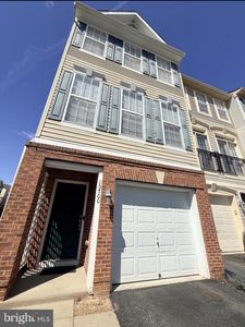 Property at 15700 John Diskin Cir, Woodbridge, VA