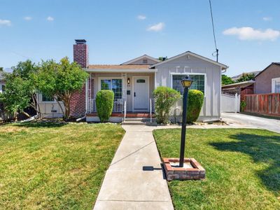 156 N Claremont Ave
