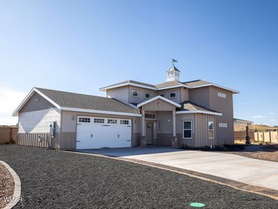 1020 N Hillshire Cir