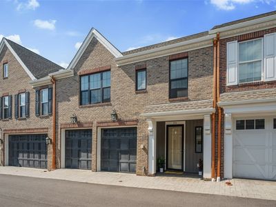 216 Foundation Dr