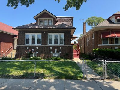 8431 S Dante Ave