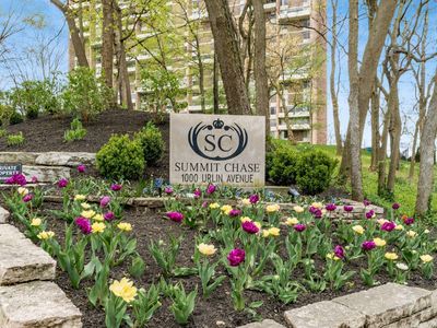 1000 Urlin Ave APT 610