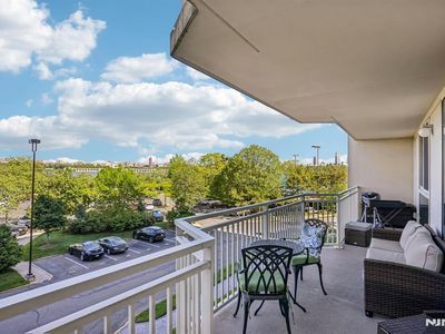 1077 River Rd APT 303
