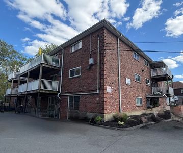 38 Clapp St