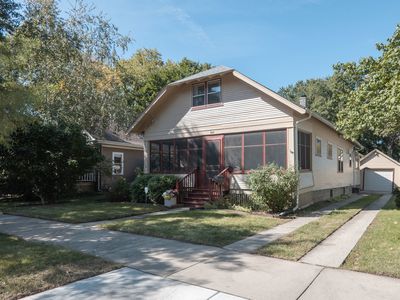 843 Pearl St