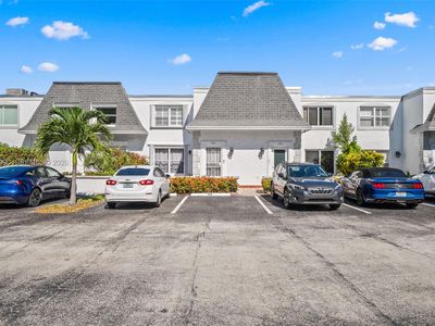 Property at 801 NE 27th Ave, Hallandale Beach, FL