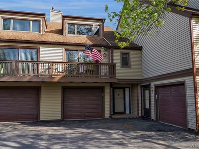 Property at 252 Old Meadow Dr, East Amherst, NY