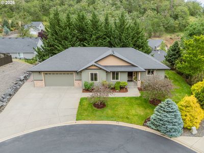1695 NE Ruby Ct
