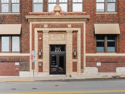 523 Grand Blvd APT 4E