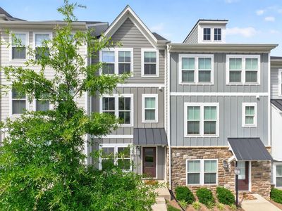 4144 Dauphin Dr