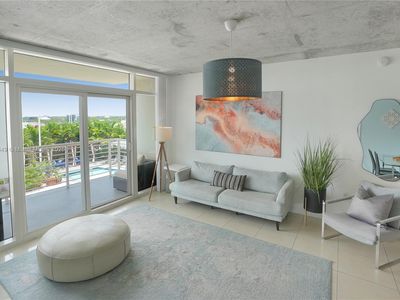 3250 NE 1st Ave APT 705