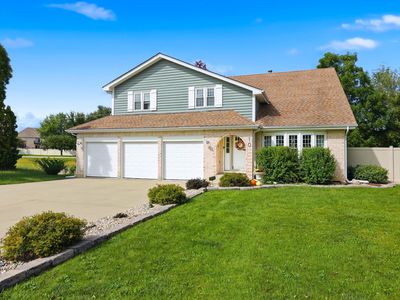 Property at 10 Americana Ct, Roselle, IL