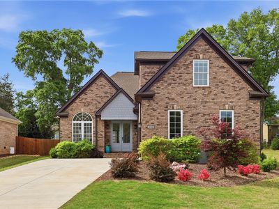 100 Courtyard Dr