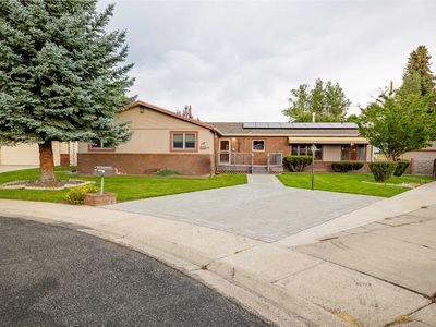 1225 Meadow Ln Ct