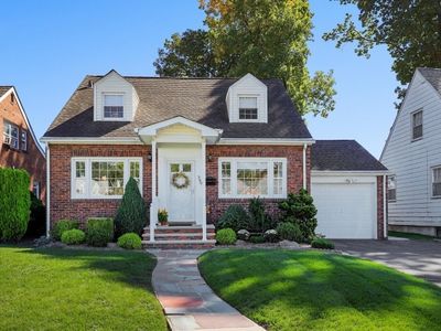 399 Huntington Rd