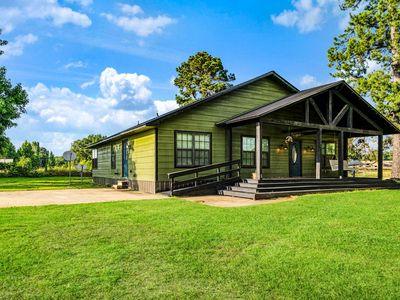 13944 Farm Road 195