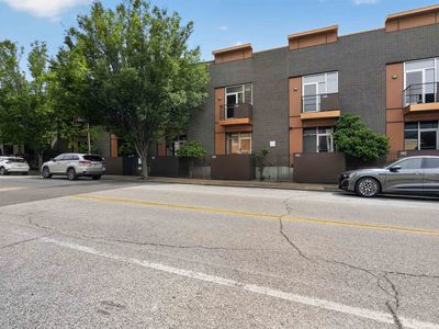 437 Monroe Ave #111