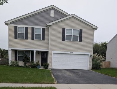 Property at 1547 Crest Dr, Pingree Grove, IL