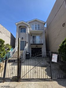 135 Highland Ave