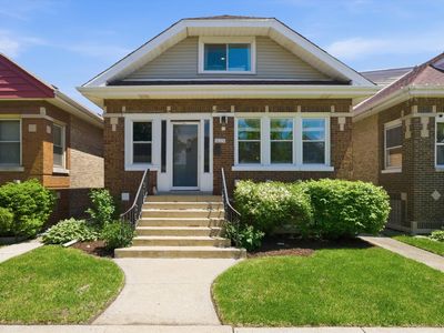 Property at 1423 Ridgeland Ave, Berwyn, IL