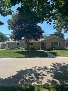 151 W Maple Dr