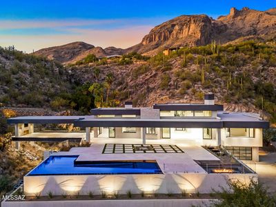 3569 E Secret Canyon Pl