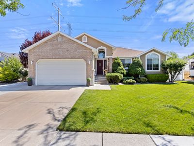 1295 Bridgeview Dr