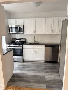 282 E 35th St APT 2P