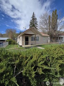 105 N Douglas Street N