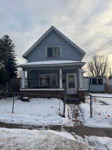798 Cook Ave E
