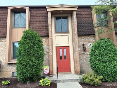 15 Greenwich Dr APT 3