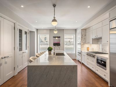 33 E 74th St APT 5A