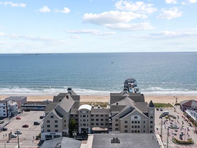 1 E Grand Avenue UNIT 401