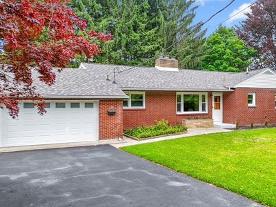 135 N Meadowbrook Ln