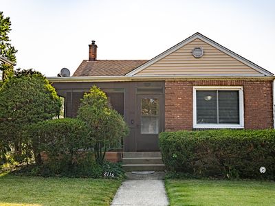 2116 S 20th Ave